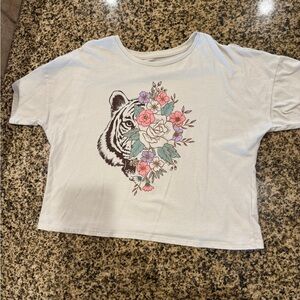 Floral Tiger Graphic Tee Youth XXL (18)